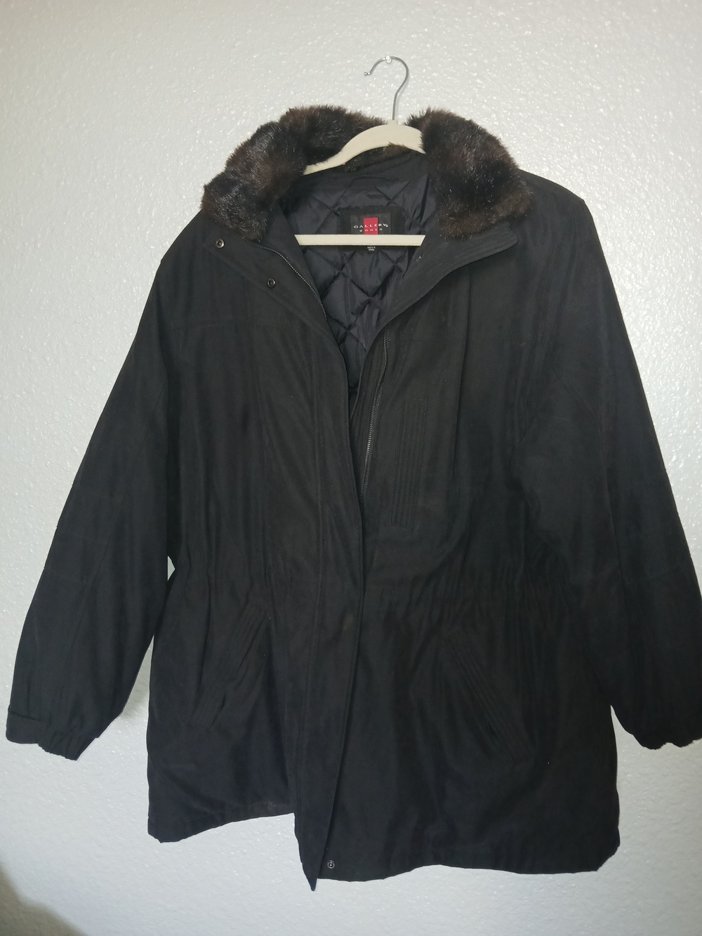 Gallery Black Puffer Coat with Faux Fur Collar